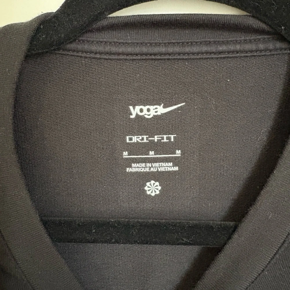 USAW Nike Yoga Dri-FIT Black Sweatshirt - Picture 2 of 4